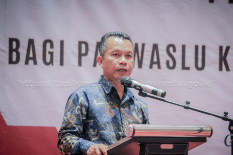 Dodi Juanda membuka acara rakernis